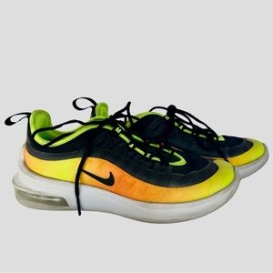 NIKE Air Max Axis RF 'Black Volt Total Orange Boys size 2.5